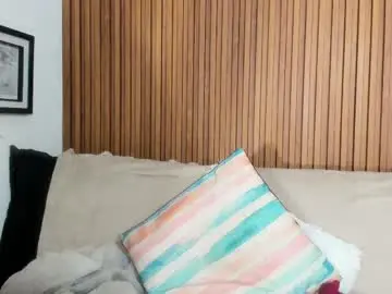 Mia_girl00  live sex cam