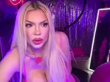 Plasticfuckdoll  live sex cam