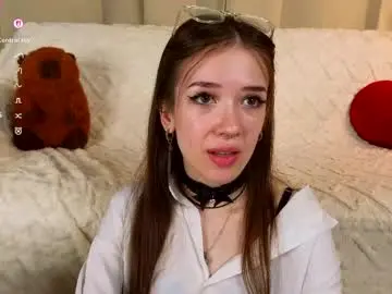 Tinyanie  live sex cam