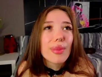 Tinyanie  live sex cam