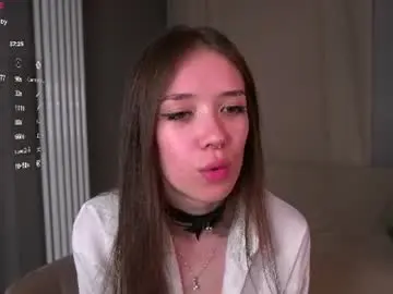 Tinyanie  live sex cam