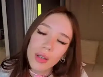 Tinyanie  live sex cam