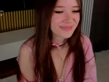 Tinyanie  live sex cam