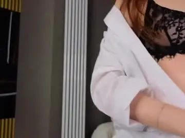 Tinyanie  live sex cam