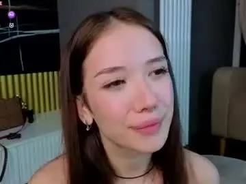 Tinyanie  live sex cam