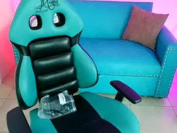 Violetta_m_  live sex cam