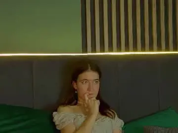 Aprilwulkings  live sex cam