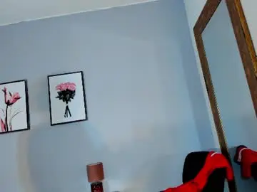 Saraayw  live sex cam