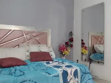 Saraayw  live sex cam