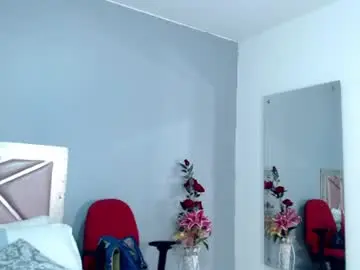 Saraayw  live sex cam