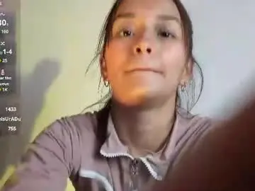 Aura_moons  live sex cam