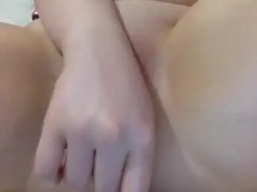 Hzisnsk  live sex cam
