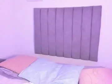 Roxanedewalle  live sex cam