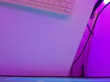 Roxanedewalle  live sex cam