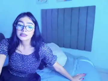 Roxanedewalle  live sex cam