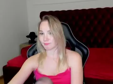 Elaravoltage  live sex cam