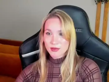 Elaravoltage  live sex cam