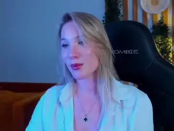 Elaravoltage  live sex cam
