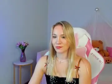 Elaravoltage  live sex cam