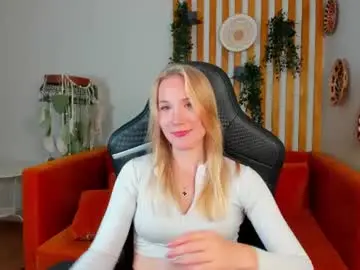 Elaravoltage  live sex cam