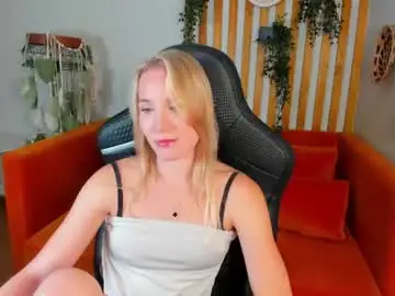 Elaravoltage  live sex cam