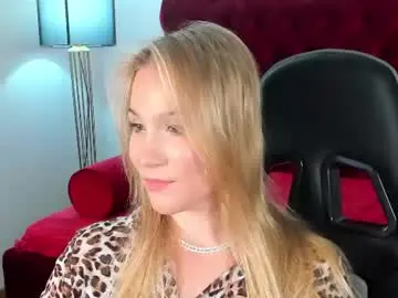 Elaravoltage  live sex cam