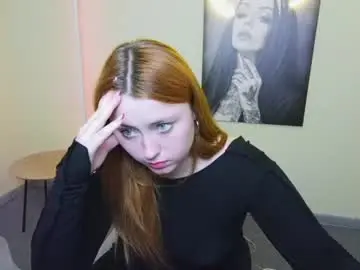 Kiraalittle  live sex cam