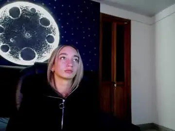 Lia_bloom22  live sex cam