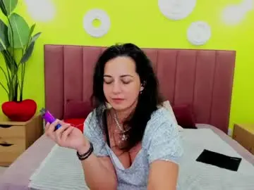 Lindainsatiable  live sex cam