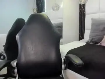 Naomy_makani  live sex cam