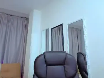 Nia_stark  live sex cam