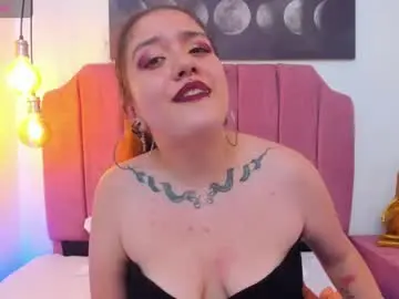 Nia_stark  live sex cam