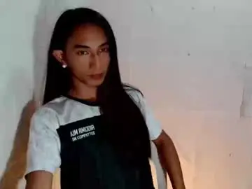 Y_spicyhotbella  live sex cam