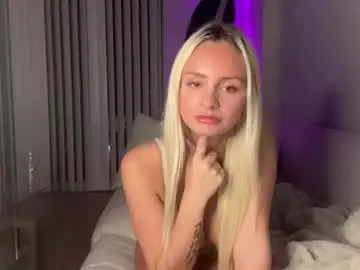 Bbygirll2  live sex cam