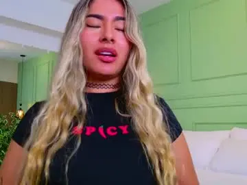 Kataliina_18  live sex cam