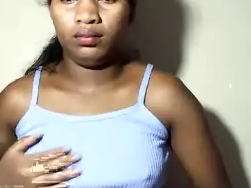 Lovelylarra  live sex cam
