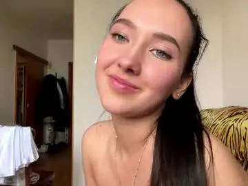 Madalyneaks  live sex cam