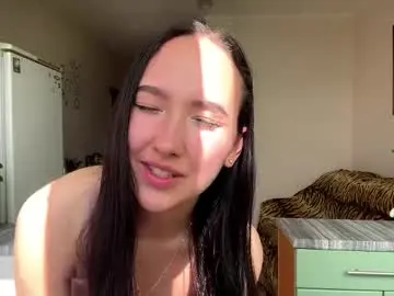 Madalyneaks  live sex cam