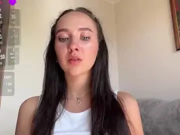 Madalyneaks  live sex cam