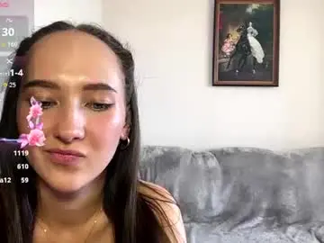 Madalyneaks  live sex cam
