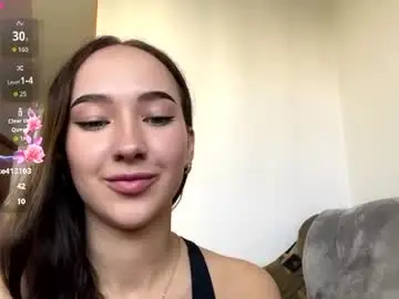 Madalyneaks  live sex cam