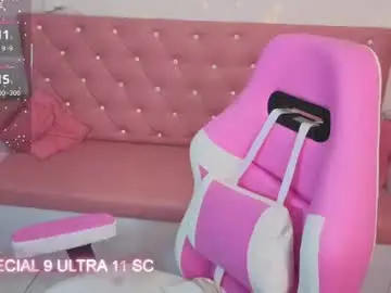 Paris09_v  live sex cam