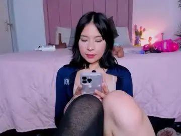 Zoemiller32  live sex cam