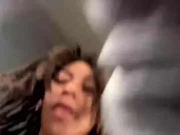 Carebearx215  live sex cam
