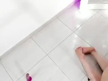 Gennesis_love  live sex cam