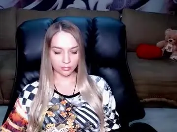 Lovellymalina  live sex cam