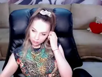 Lovellymalina  live sex cam