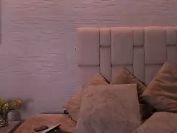 Mila_hudson  live sex cam