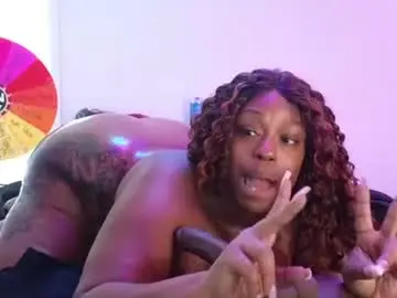 Queencroze  live sex cam
