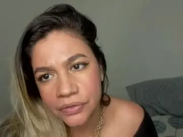 Shanon520  live sex cam